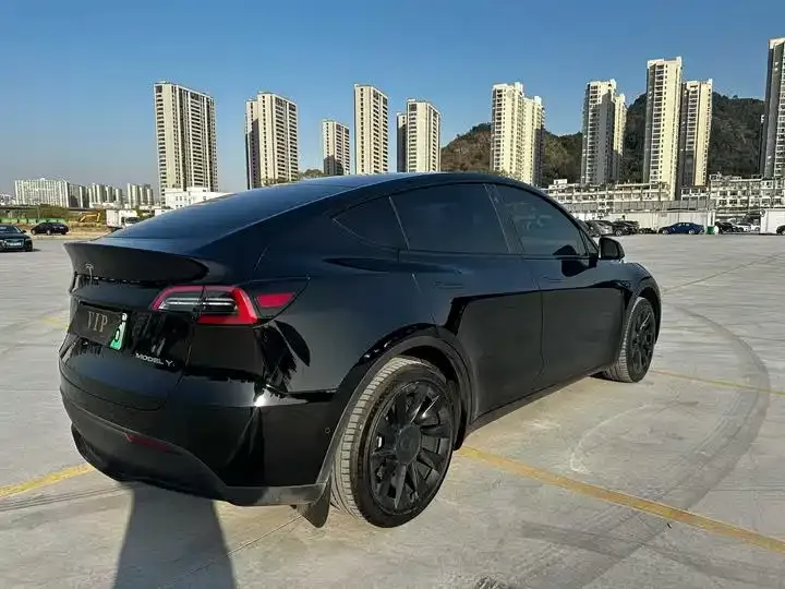 Tesla Model Y — фото 7