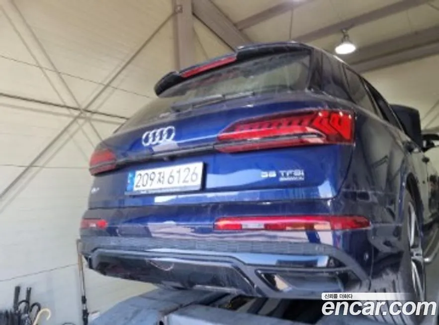 Audi Q7 2022 из KR, фото 2