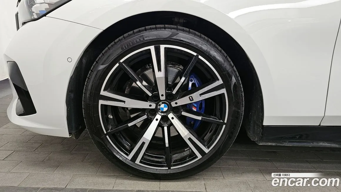 BMW 5-Series 2025 из KR, фото 7