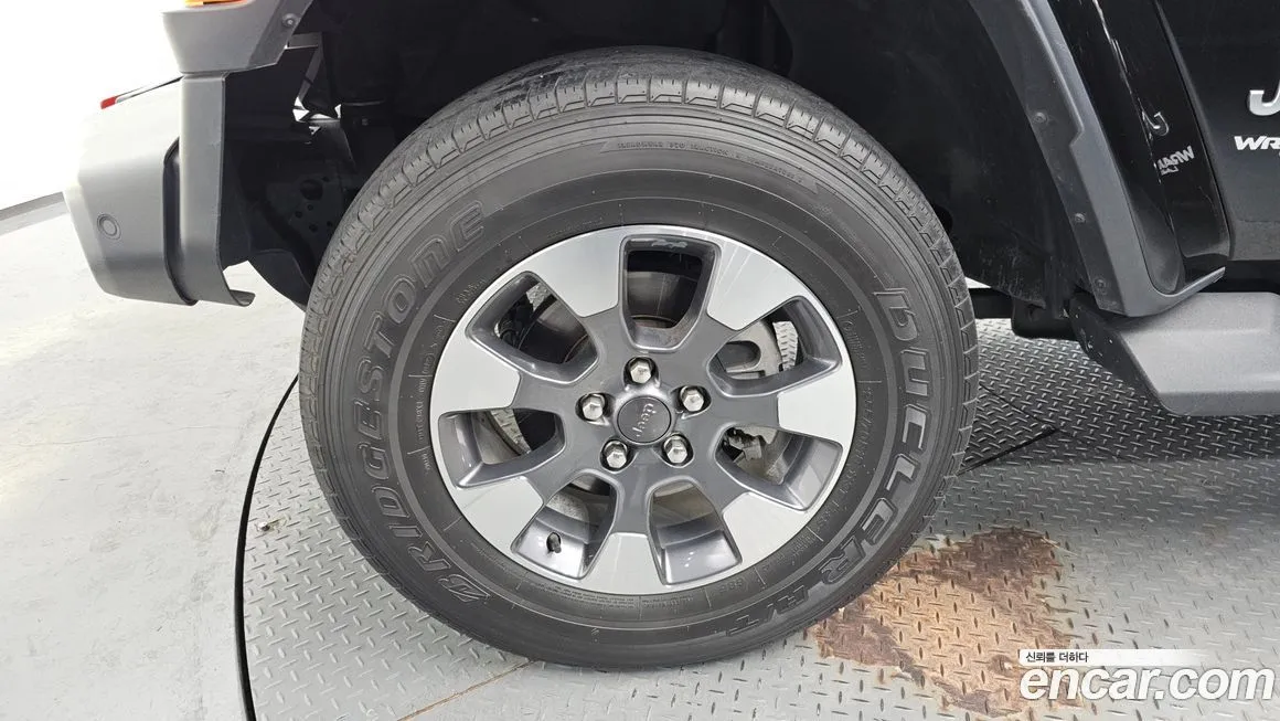 Jeep Wrangler — фото 10