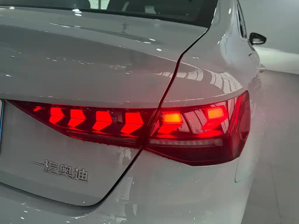 Audi A3 2024 из CN, фото 2