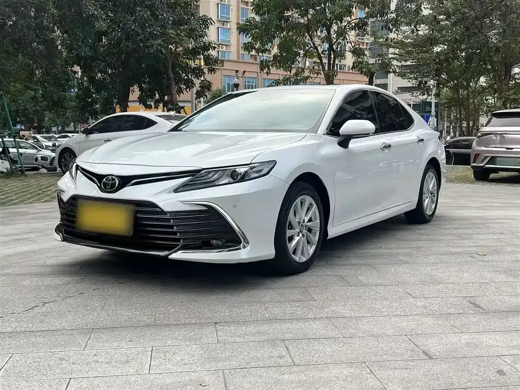 Toyota Camry 2023 из CN, фото 1