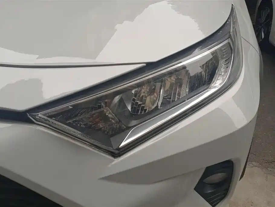 Toyota RAV4 2023 из CN, фото 5