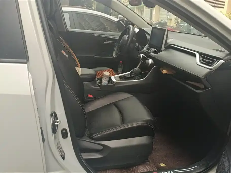 Toyota RAV4 2023 из CN, фото 8