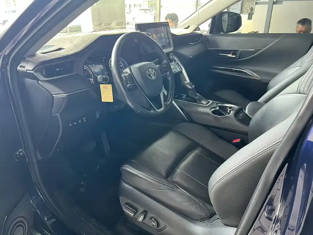 Toyota Harrier 2022 из CN, фото 2