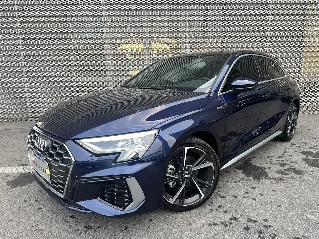 Audi A3 — фото 1
