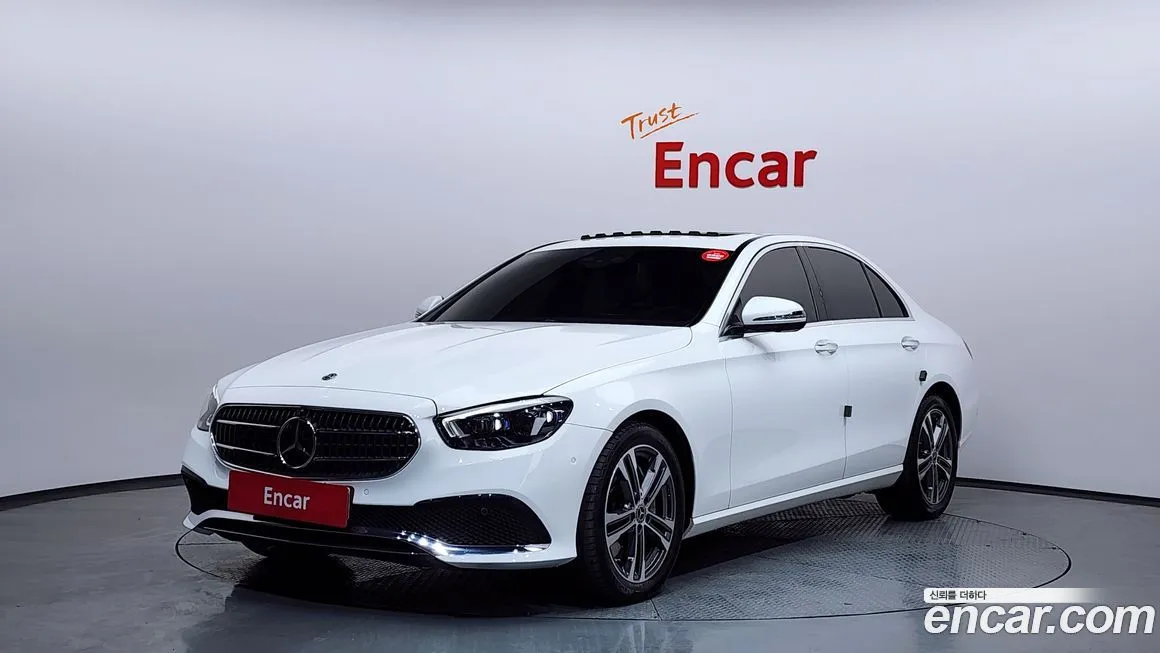 Mercedes-Benz E-Class — фото 1