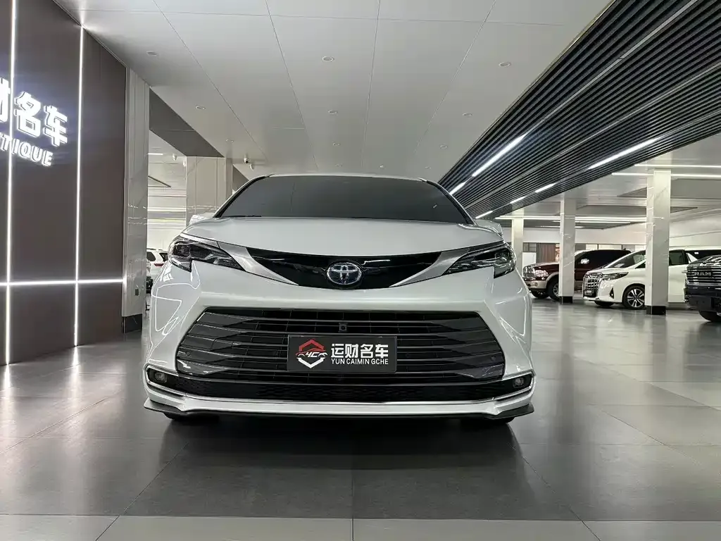 Toyota Sienna 2024 из CN, фото 9