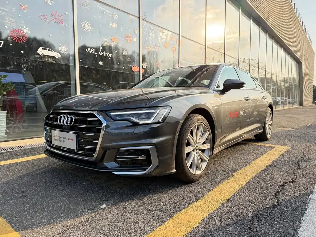 Audi A6L — фото 1