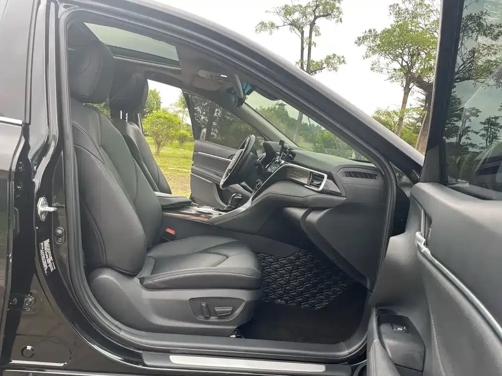 Toyota Camry 2021 из CN, фото 7