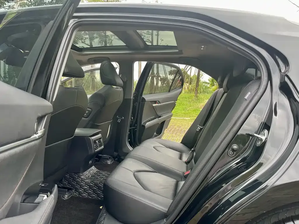 Toyota Camry 2021 из CN, фото 5