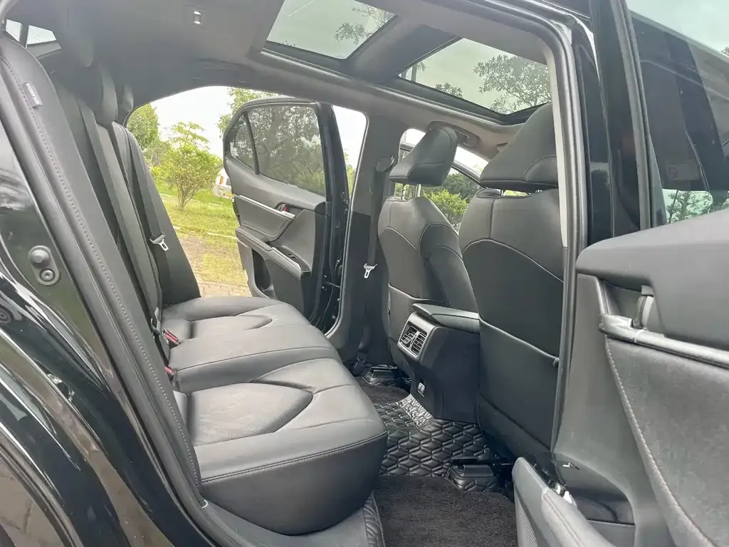 Toyota Camry 2021 из CN, фото 2