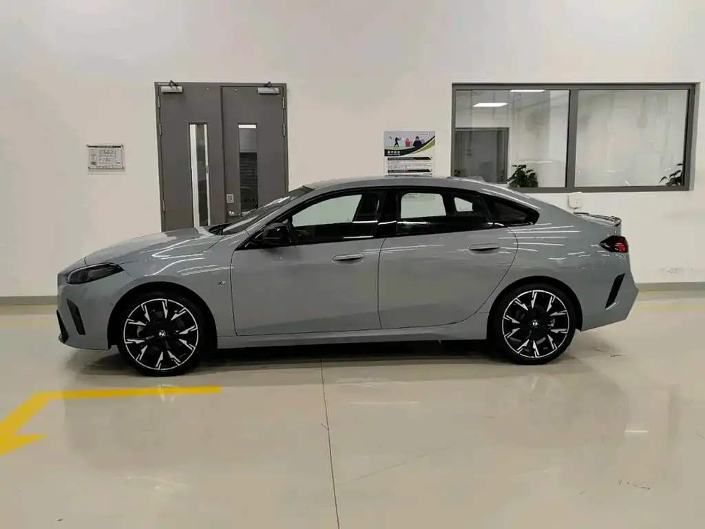 BMW 2 Series 2025 из CN, фото 6