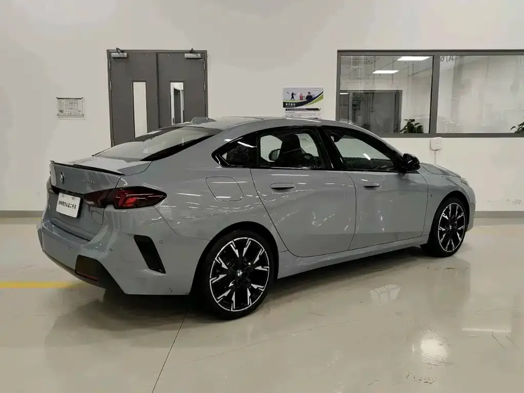 BMW 2 Series 2025 из CN, фото 4