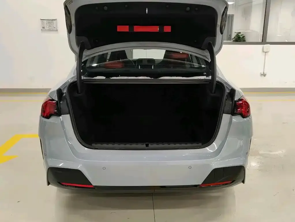 BMW 2 Series 2025 из CN, фото 2