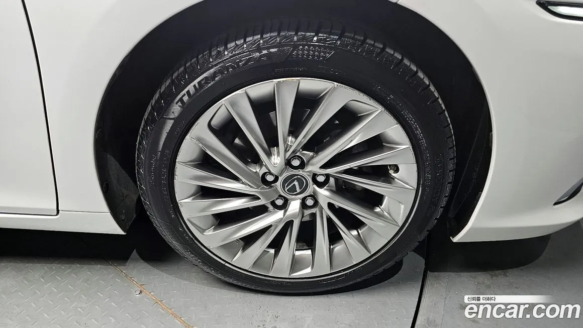Lexus ES 2021 из KR, фото 10