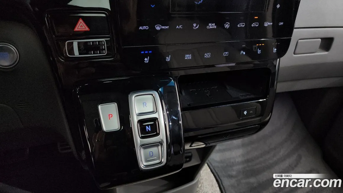 Hyundai Staria — фото 3