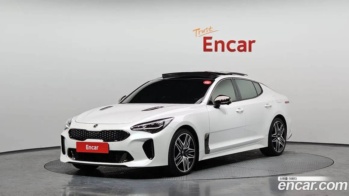 Kia Stinger — фото 1