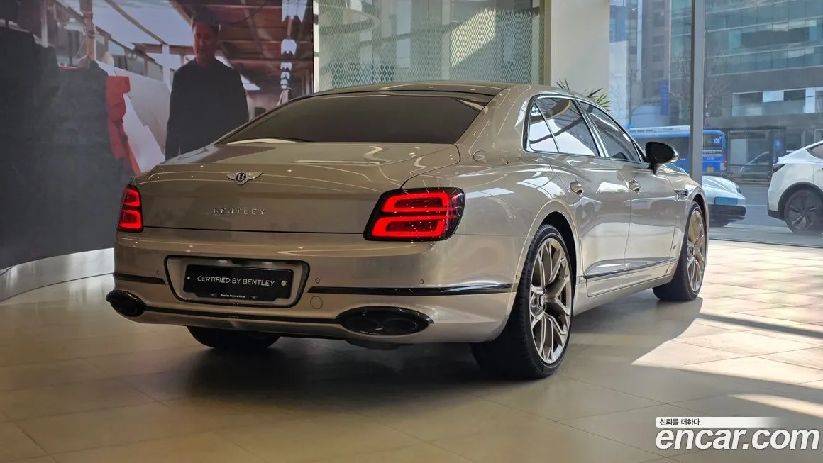 Bentley Flying Spur 2024 из KR, фото 10