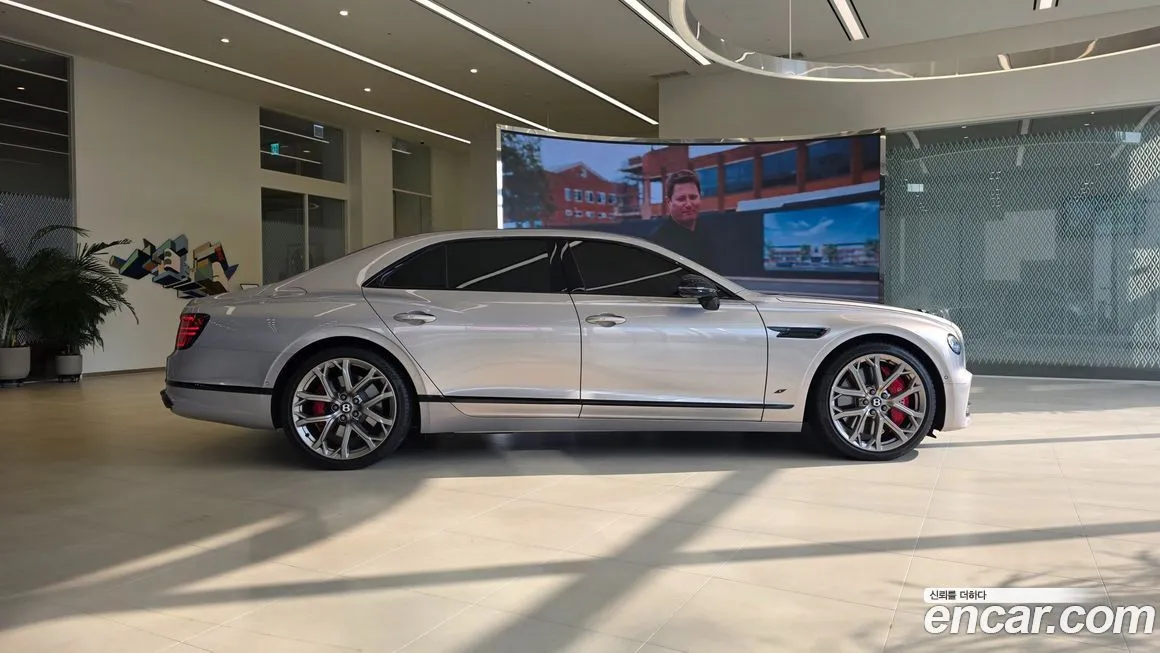 Bentley Flying Spur 2024 из KR, фото 4