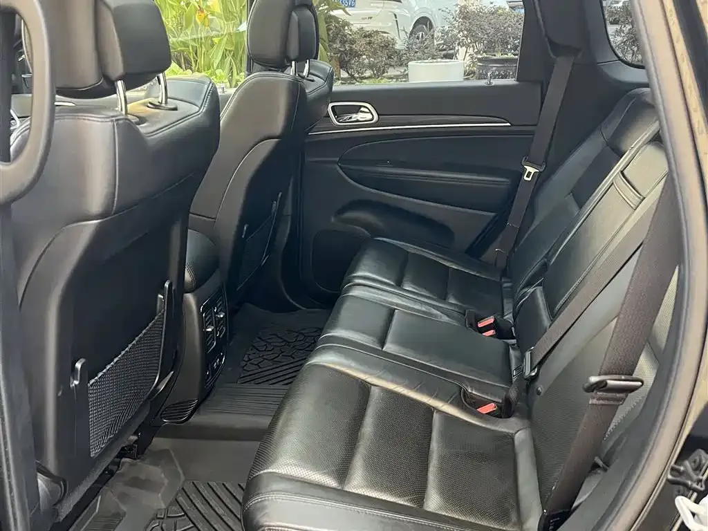 Jeep Grand Cherokee (Import) — фото 3