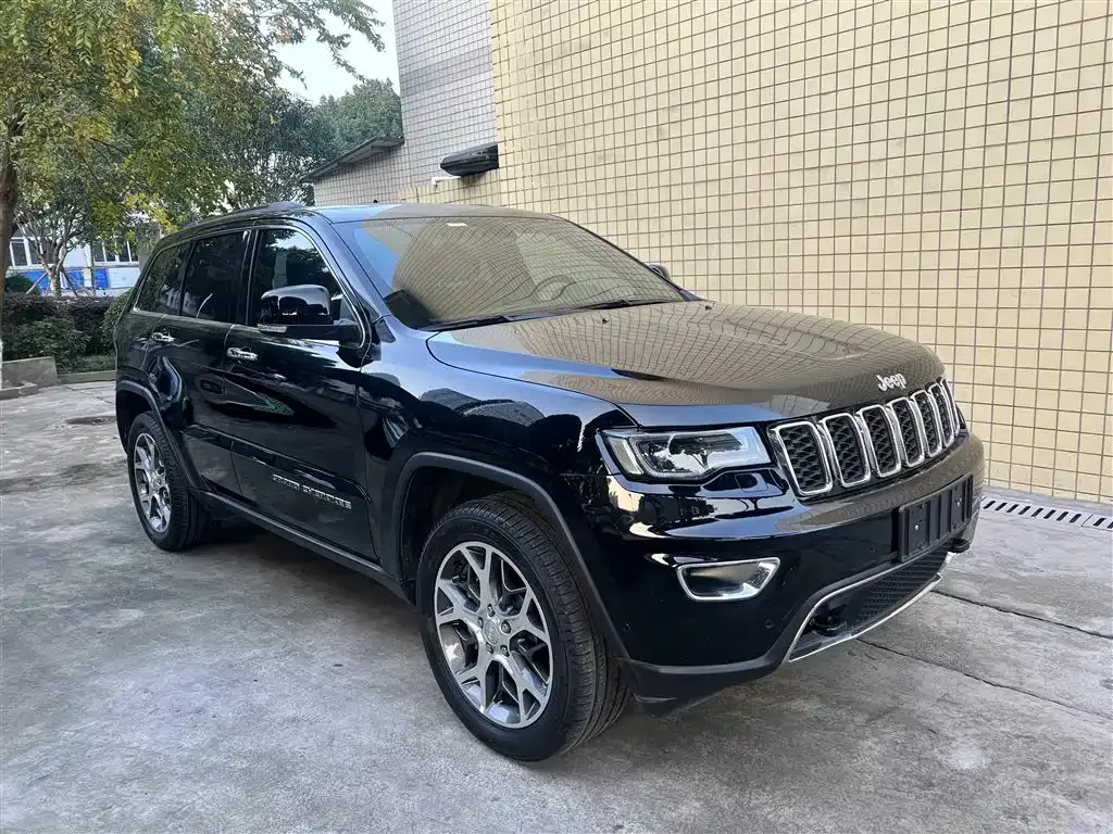 Jeep Grand Cherokee (Import) — фото 10