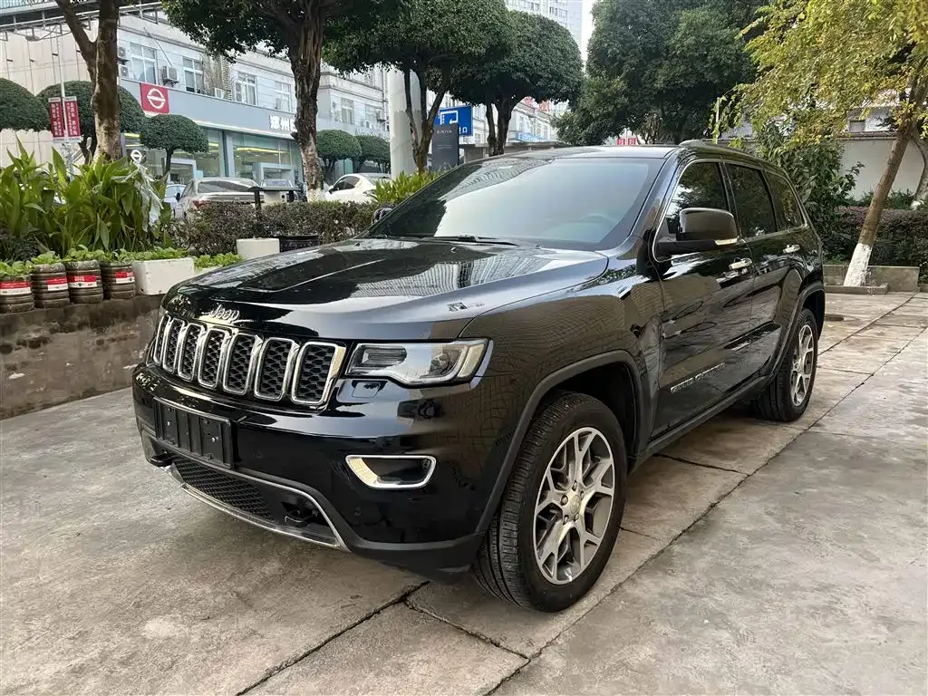 Jeep Grand Cherokee (Import) — фото 9