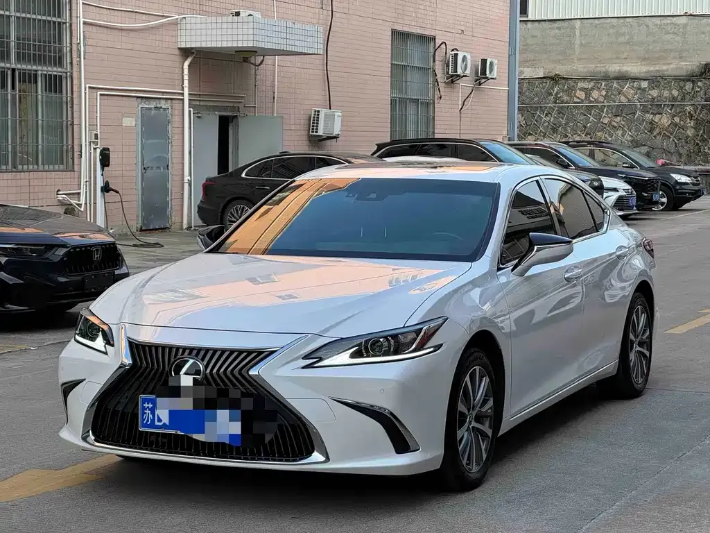 Lexus ES 2021 из CN, фото 9