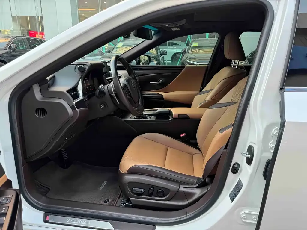 Lexus ES 2021 из CN, фото 3