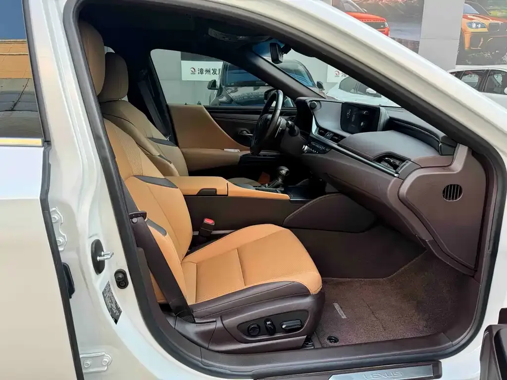 Lexus ES 2021 из CN, фото 6