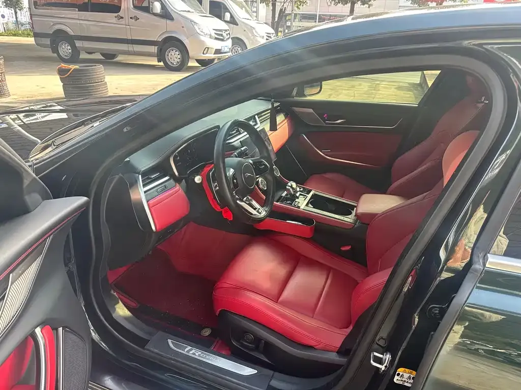 Jaguar XFL 2022 из CN, фото 8