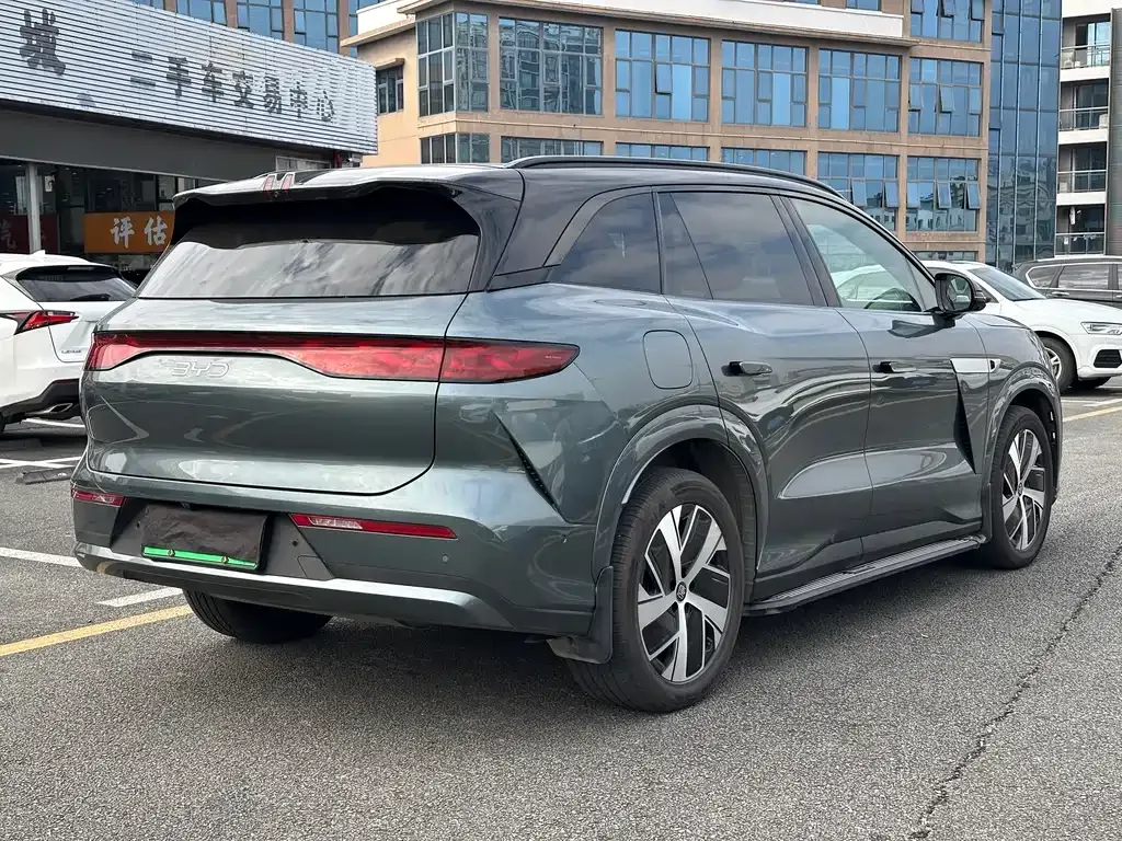 BYD Tang L — фото 6