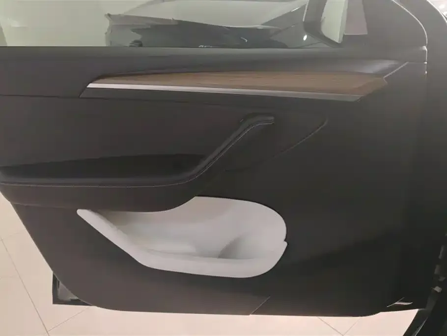 Tesla Model Y 2023 из CN, фото 9