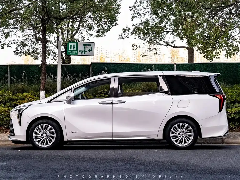 Buick Century 2024 из CN, фото 5