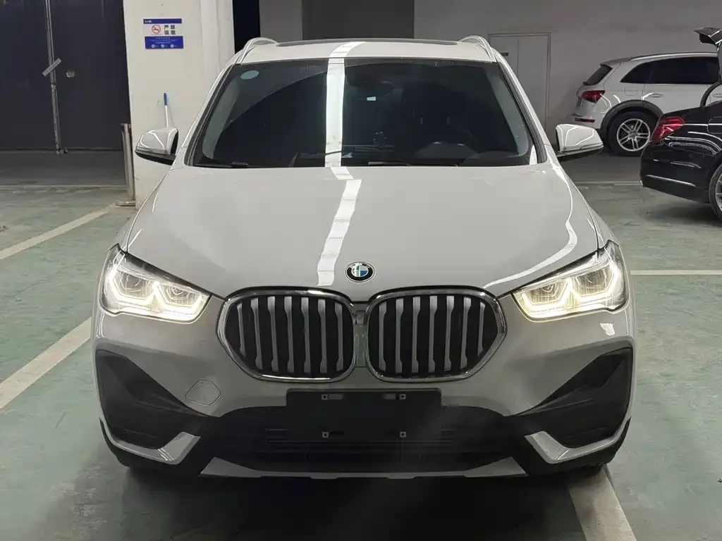 BMW X1 — фото 8