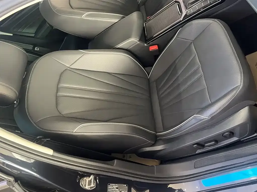 Volkswagen Passat 2024 из CN, фото 3