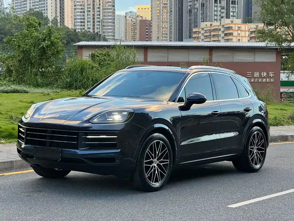Porsche Cayenne — фото 1