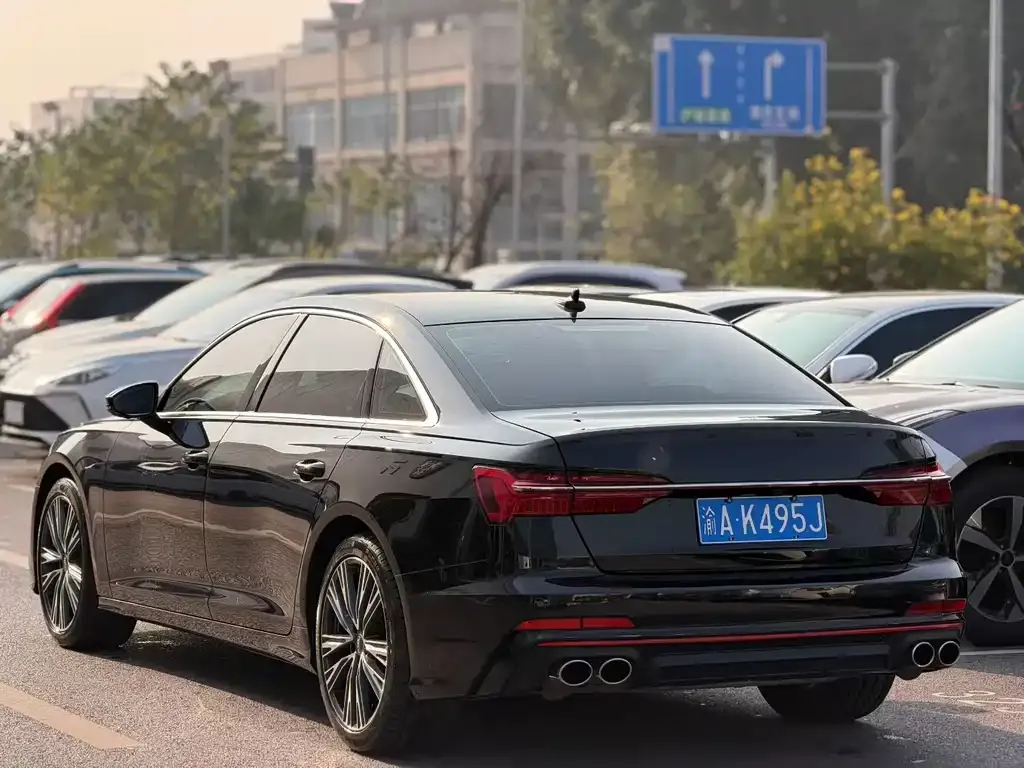 Audi A6L — фото 2