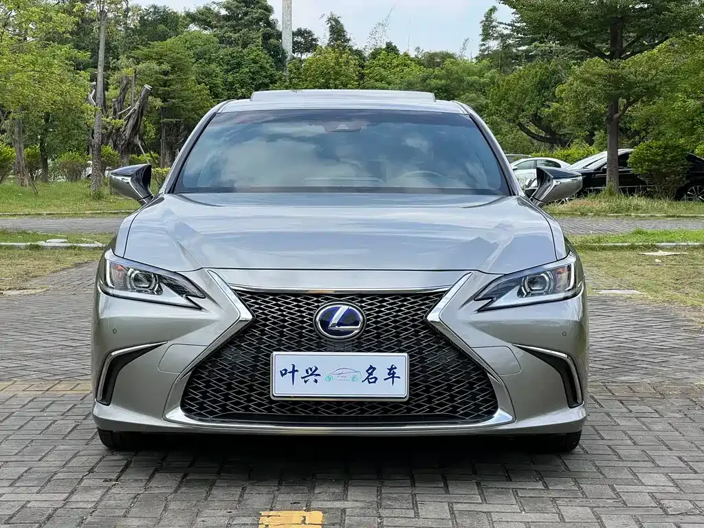 Lexus ES — фото 8