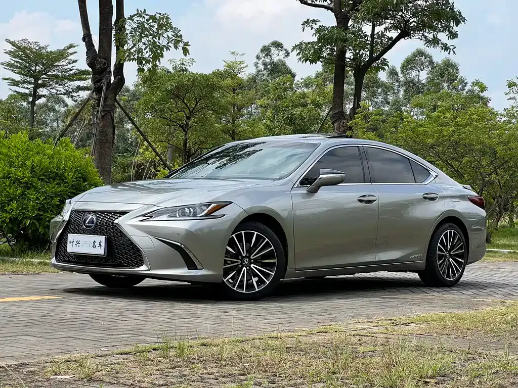 Lexus ES — фото 4