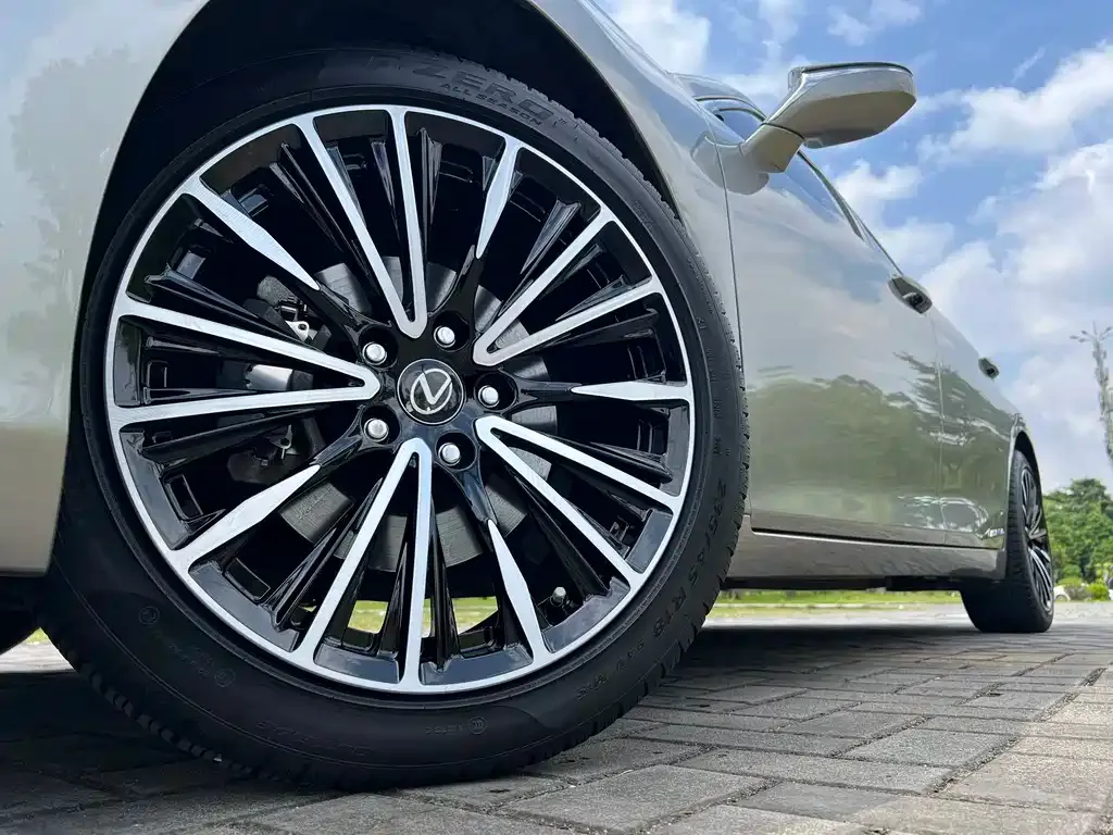 Lexus ES — фото 2