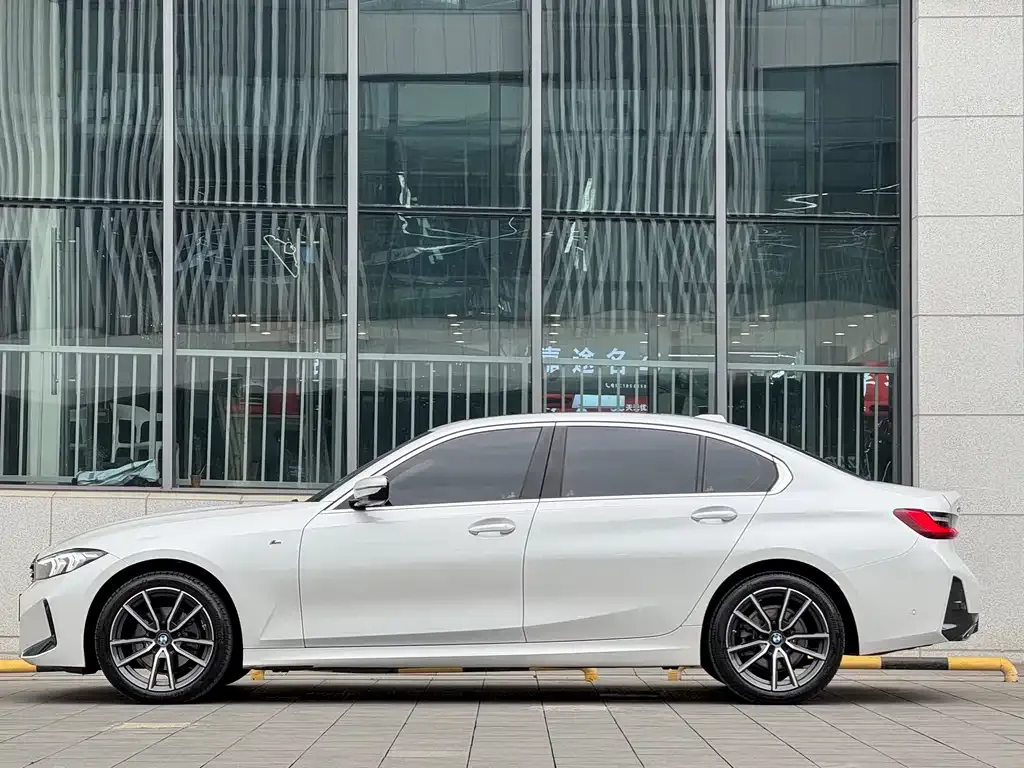 BMW 3 Series 2024 из CN, фото 10