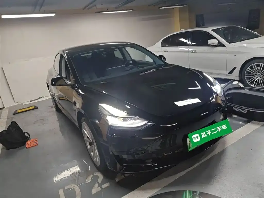 Tesla Model 3 — фото 2