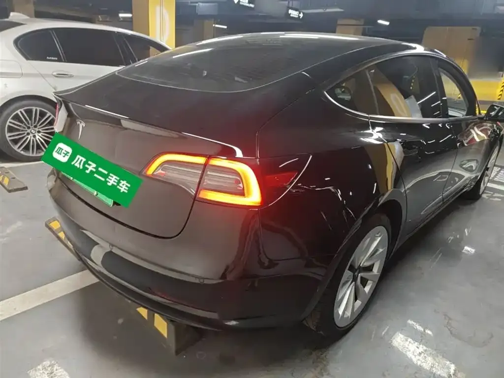 Tesla Model 3 — фото 5