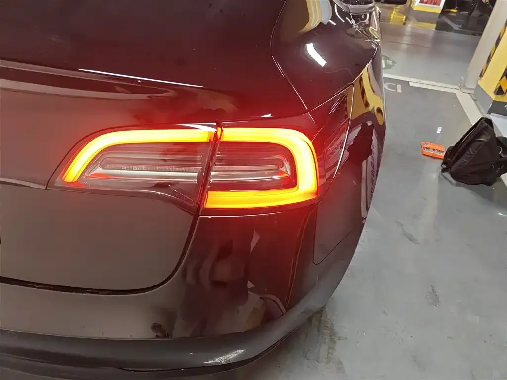 Tesla Model 3 — фото 9