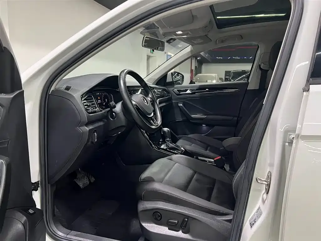 Volkswagen T-Roc 2022 из CN, фото 5