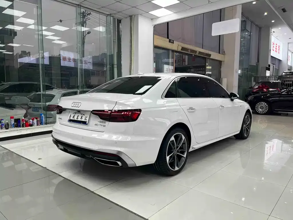 Audi A4L 2025 из CN, фото 2