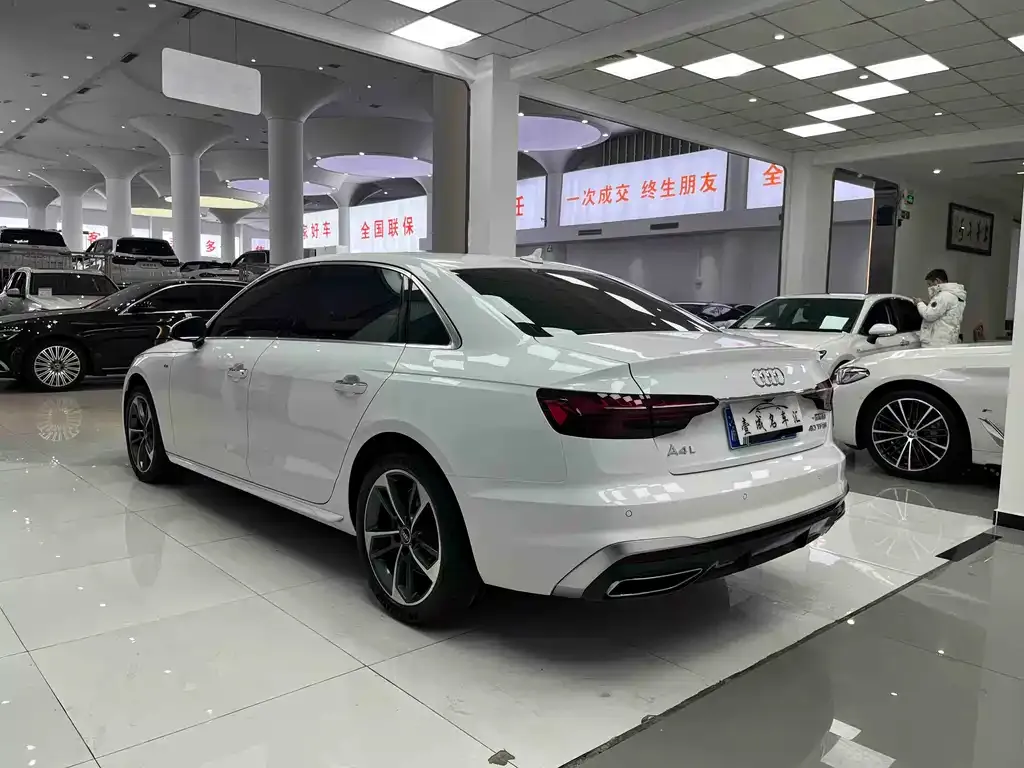 Audi A4L 2025 из CN, фото 8