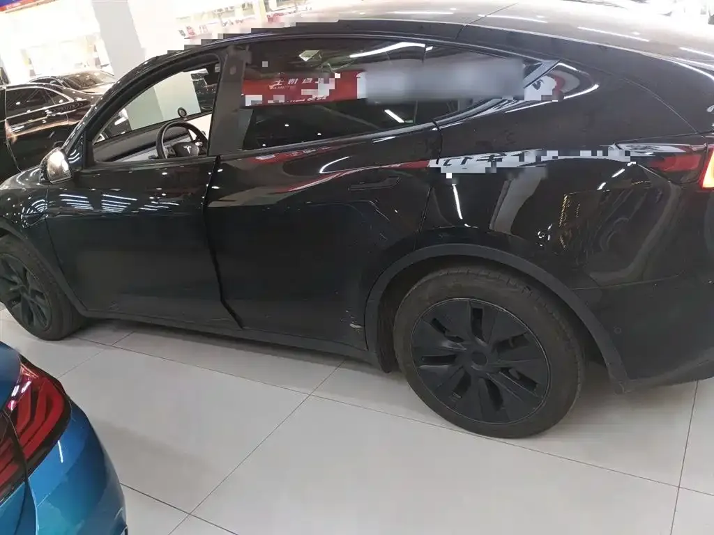 Tesla Model Y — фото 5