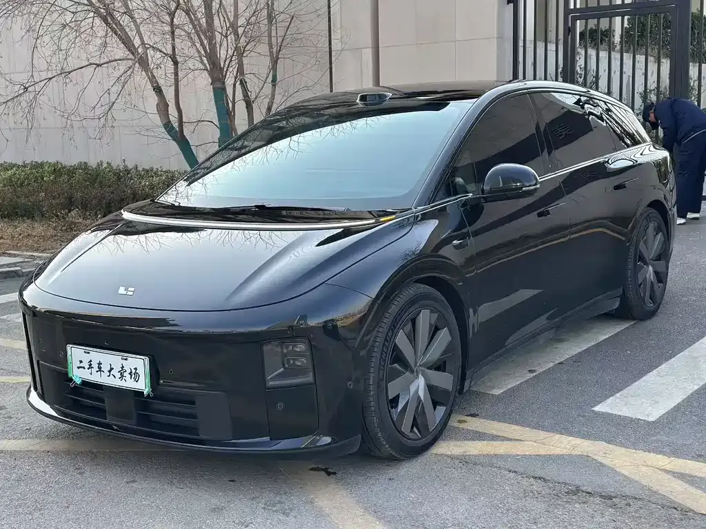 Li Auto i6 — фото 1